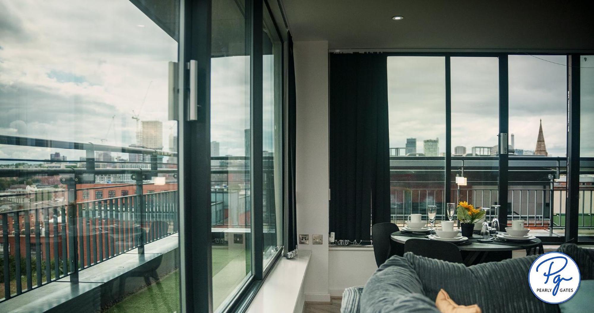 Penthouse - Amazing City Skyline Views - Free Parking - Balcony - Utilita Arena - New St Station - Bullring Shopping Birmingham Buitenkant foto