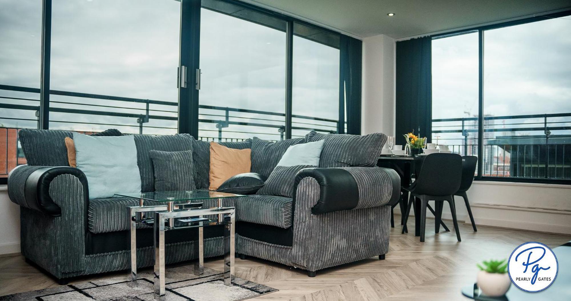 Penthouse - Amazing City Skyline Views - Free Parking - Balcony - Utilita Arena - New St Station - Bullring Shopping Birmingham Buitenkant foto
